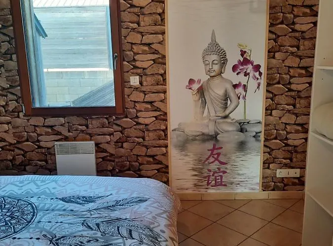 Holiday home Le Canari 3 Etoiles, A 5 Minutes Du Mont St-michel Huisnes-sur-Mer