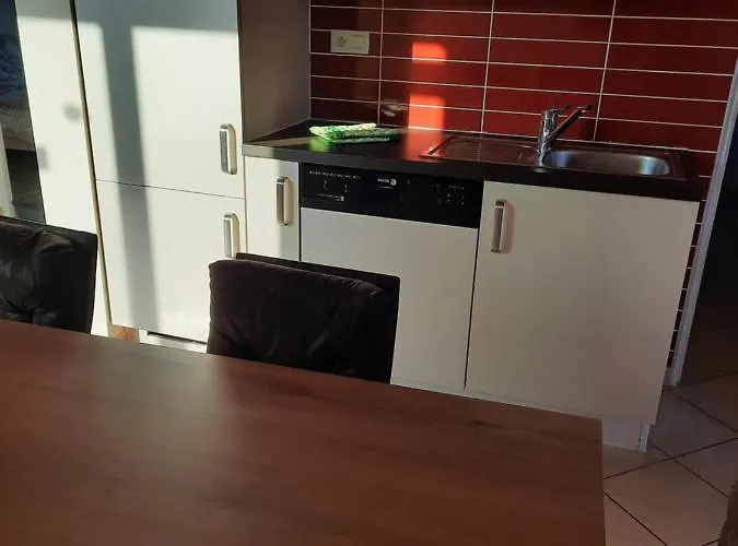 Le Canari 3 Etoiles, A 5 Minutes Du Mont St-michel Huisnes-sur-Mer